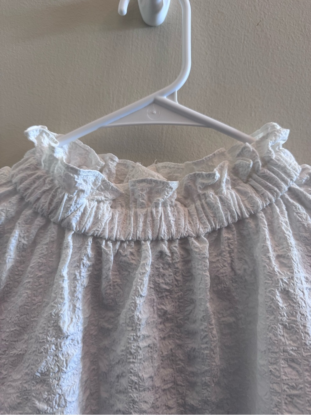 THML XS White Textured Embroidered Puff Sleeve Ruffle Neck Blouse - Picture 3 of 9